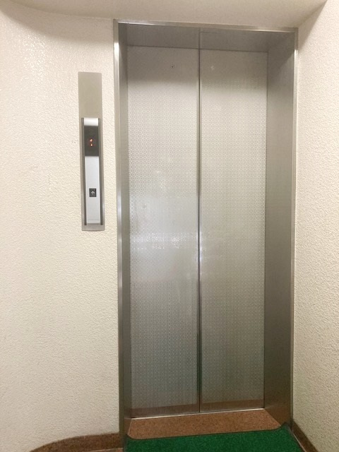 イワサビルのその他共用部分|エレベーター前