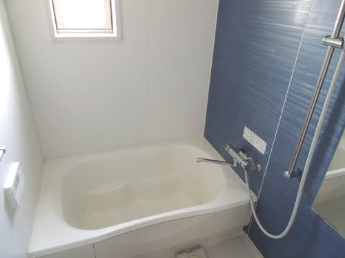 熊本市東区下江津４丁目のアパートの浴室