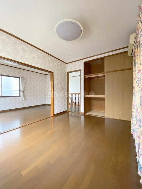 呉市伏原３丁目の一戸建ての寝室|落ち着いた色調の寝室です