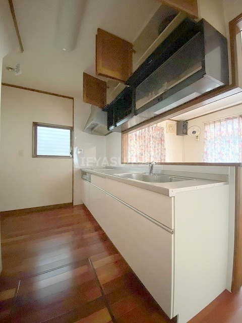 呉市伏原３丁目の一戸建てのキッチン|コンパクトなキッチンで掃除もラクラク