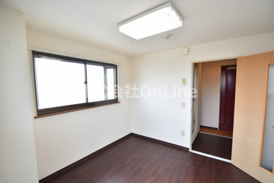 【居間・リビング】 | トーエー高井田ビル