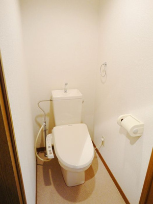 【トイレ】 | フェヴァリット・キューブ | 別号室の写真になります。現況優先。