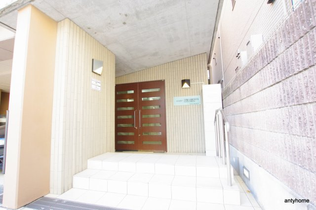 S-FORT江坂LIBERTS 仲介手数料無料のエントランス