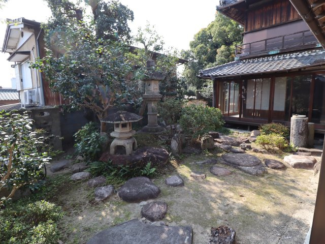 岡崎市梅園町字山添戸建の庭
