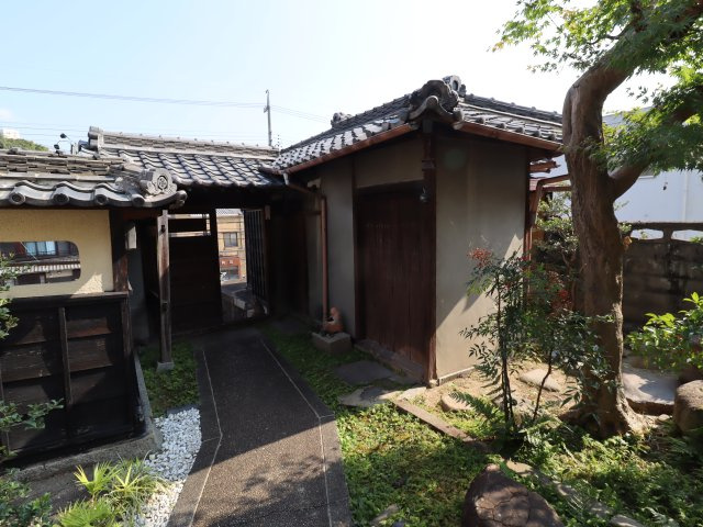 岡崎市梅園町字山添戸建の庭