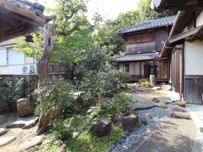 【庭】 | 岡崎市梅園町字山添戸建