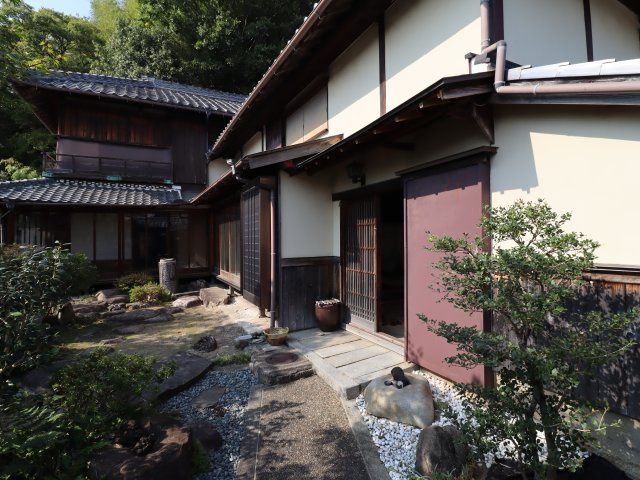 岡崎市梅園町字山添戸建の庭