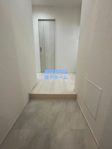 フジパレス遠里小野Ⅴ番館の玄関|明るい玄関です