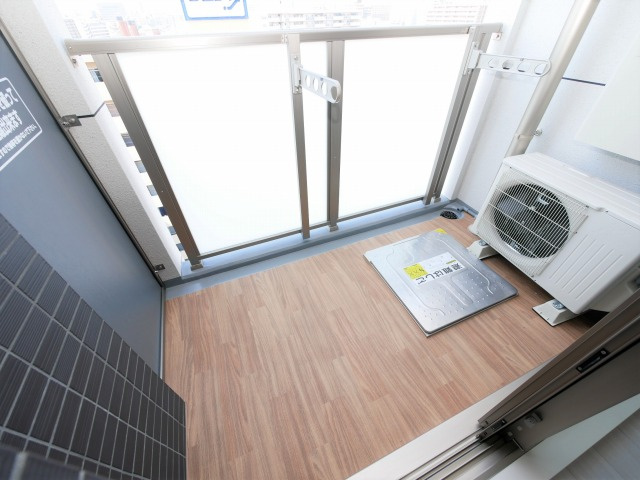 ファステート大阪城東グリッジのバルコニー