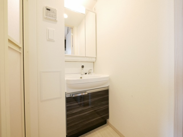 ファステート大阪城東グリッジの洗面所