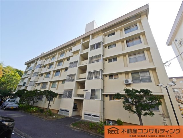 山御影マンションC棟の外観|御影北小学校まで徒歩4分で通学も安心の距離です