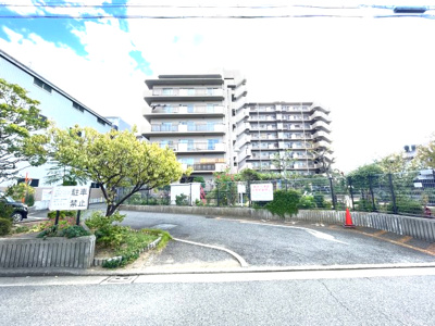 【外観】 | エクセランス堺東　5階 | 万代堺高須店・コーナン堺高須店まで約６００ｍ、日々のお買い物に便利な立地です。