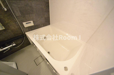 【浴室】 | ルフォンプログレ堺筋本町タワーレジデンス | コンパクトで使いやすいお風呂です
