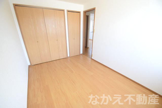 【寝室】 | 落ち着いた色調の洋室です