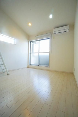 【居間・リビング】 | リバーパーク百年橋 | 別号室の写真になります。現況優先。