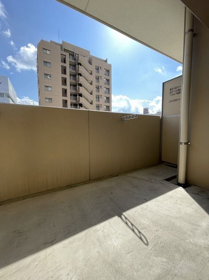 【バルコニー】 | サヴォイ博多ブールバール | 別号室の写真になります。現況優先。