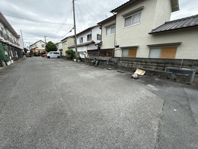 MISTRAL白国の駐車場