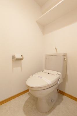 【トイレ】 | サンロージュ箱崎駅前 | 別号室の写真になります。現況優先。