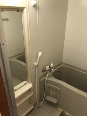 【浴室】 | ピュアドームステーションサイト博多 | 別号室の写真になります。現況優先。