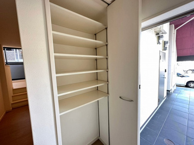 【玄関】 | Apartment楓 | 別号室の写真になります。現況優先。