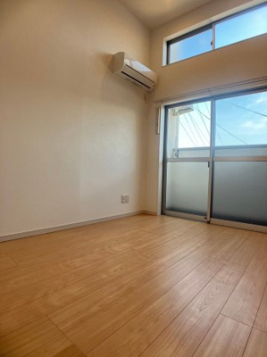 【居間・リビング】 | ビエンカーサ | 別号室の写真になります。現況優先。