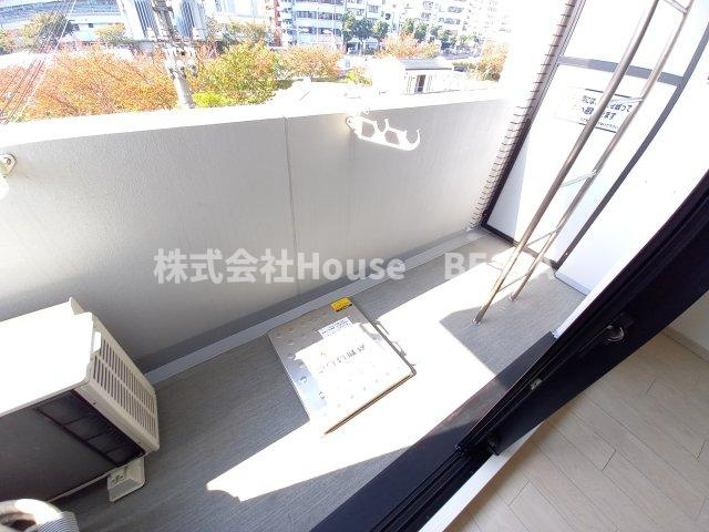 コスモリード神戸三宮のバルコニー