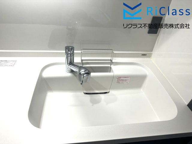 朝日プラザ西舞子のキッチン|お掃除がしやすく衛生的な隙間レスシンクです