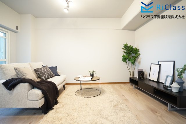 朝日プラザ西舞子の居間・リビング|使いやすいリビングです