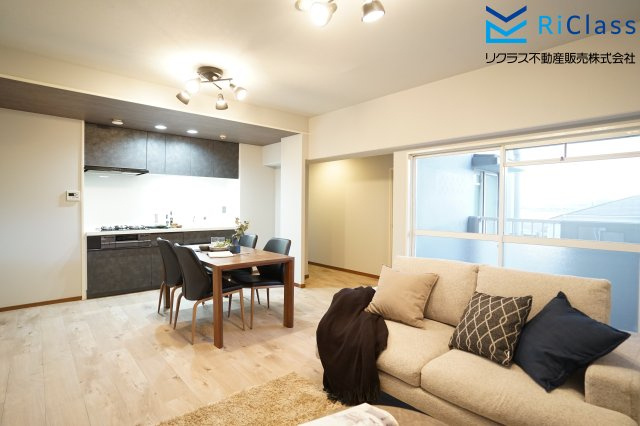 朝日プラザ西舞子の居間・リビング|ゆったり過ごせる居間です