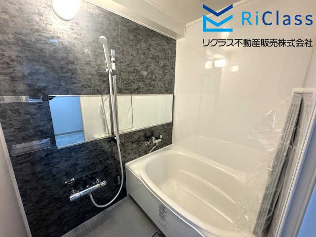 朝日プラザ西舞子の浴室|新調のお風呂です