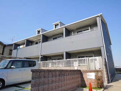 バートンハウス西大寺北町の外観|落ち着いた雰囲気の外観です