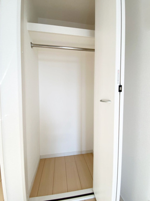 【収納】 | ブレイド箱崎 | 別号室の写真になります。現況優先。