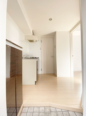 【玄関】 | ブレイド箱崎 | 別号室の写真になります。現況優先。