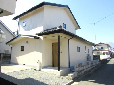 【外観】 | 【再生住宅】　中央市山之神 | 外観は落ち着いています