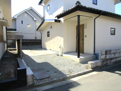 【駐車場】 | 【再生住宅】　中央市山之神 | カースペースがあります