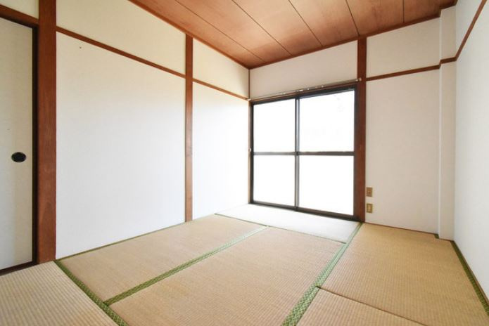 コーポ若葉荘【キャッシュバック対象】の和室|きれいな和室です