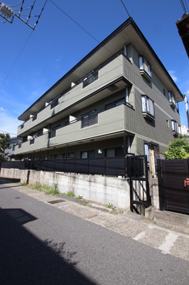 地上２階建て鉄骨マンション