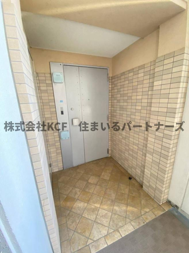 アーサー六ツ門プレミアムタワーの玄関