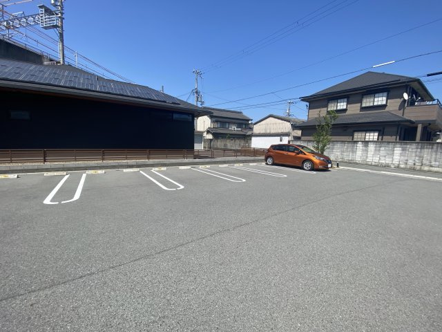 シャーメゾングラン今在家の駐車場