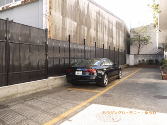 【駐車場】