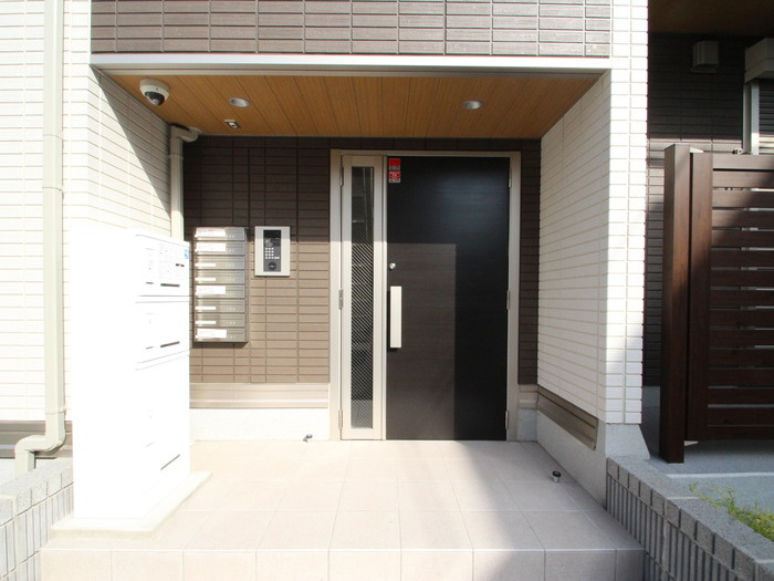 パレス立川柴崎町のエントランス