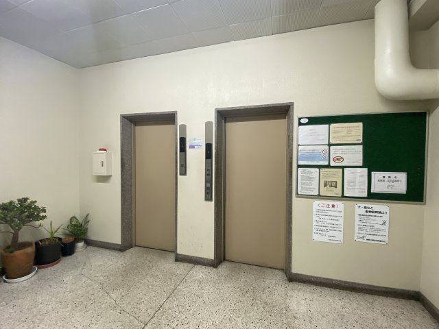 エレベーター（２基）