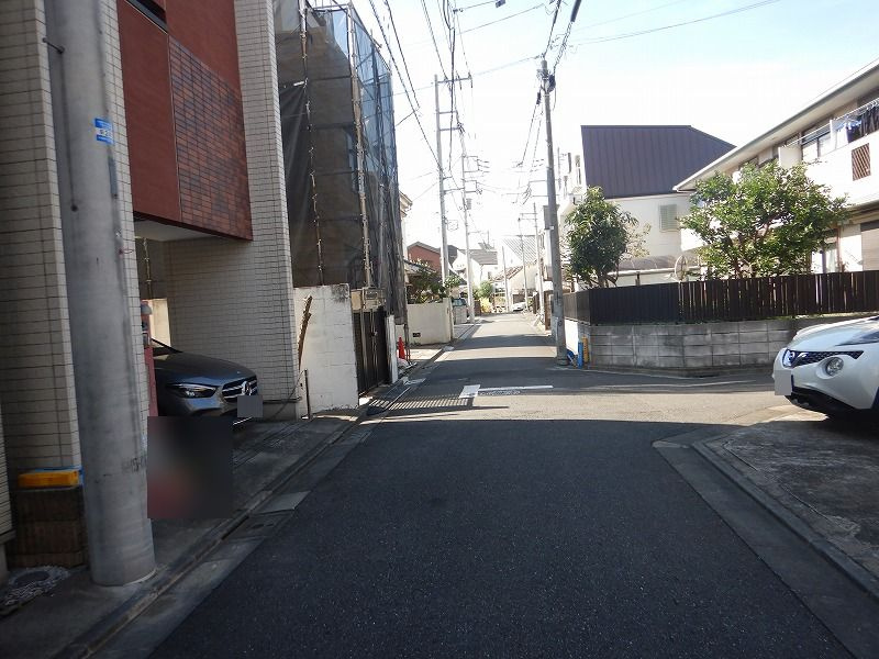 杉並区和田１丁目中古戸建の前面道路含む現地写真