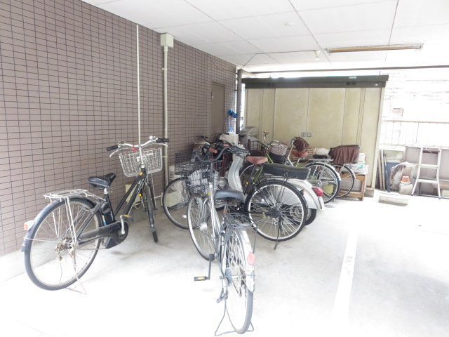エトワールモリタのその他共用部分|屋根付き駐輪場