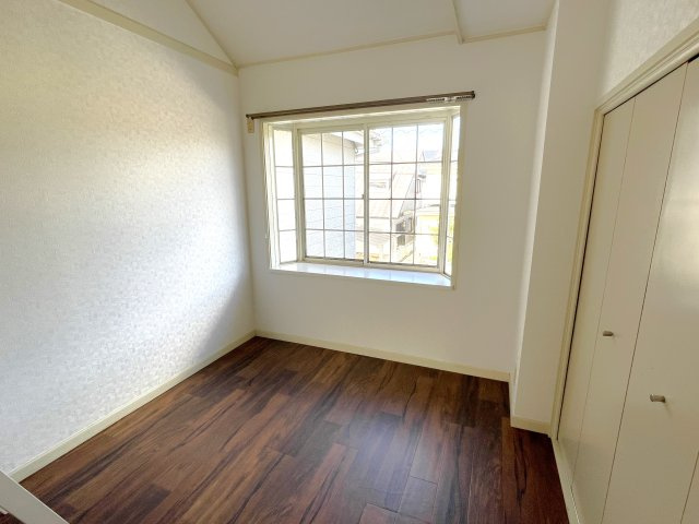 アリーブ成東の洋室