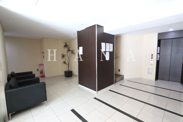 スパシエルクス府中のエントランス