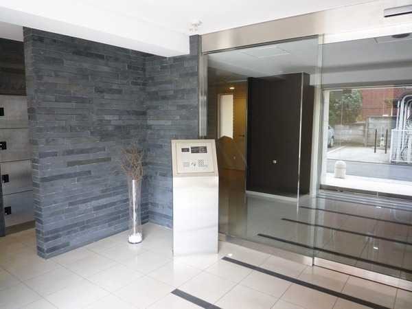 スパシエルクス府中のエントランス