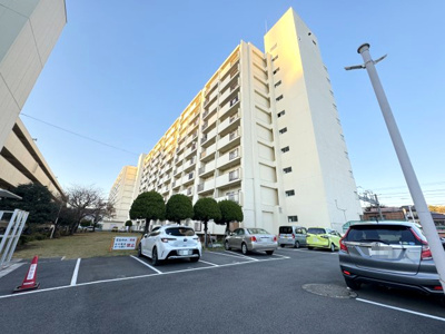 【外観】 | 上星川団地2号棟 | 総戸数97戸、昭和47年8月築、管理人は日勤勤務につき管理体制良好です♪