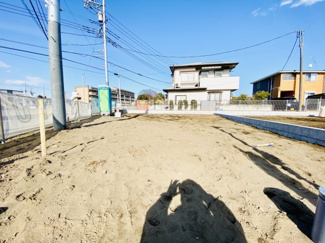 【外観】 | 【区画①】現地はスッキリ更地となっております。これから造成が始まります。新たな家族ストーリーを此処で綴り始めてください。丁度良い立地で暮らしやすい住環境となっております♪