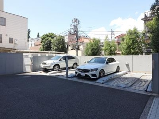 【駐車場】